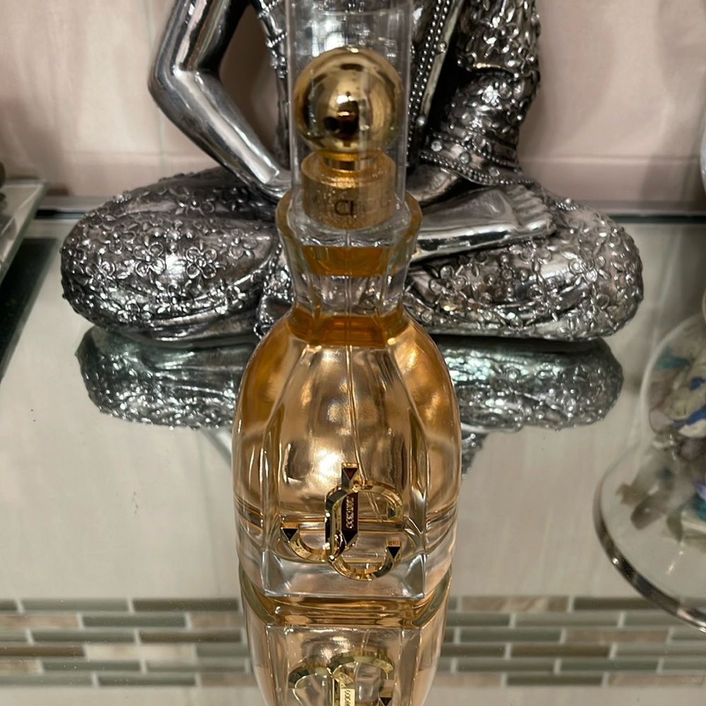 Selling this brand new Jimmy Choo Eau de Parfum. 3.3 fl.